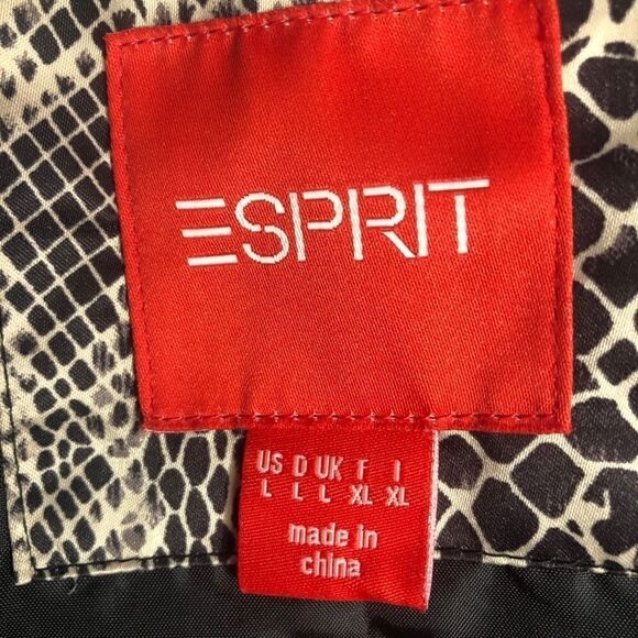 Lovely Easy Spirit Size Large Snake Skin Jacket! - Picture 11 of 12